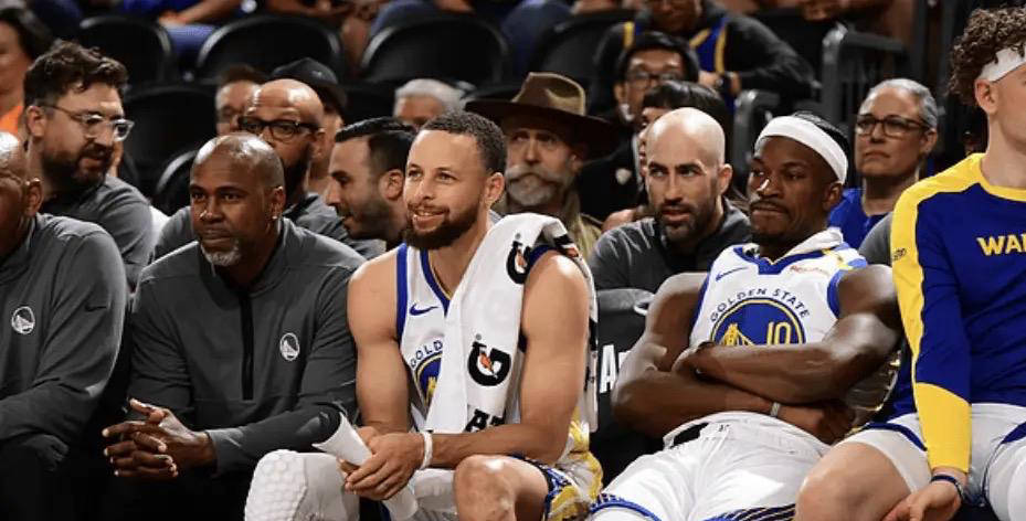 关于里程碑夜金州勇士单刀错失,NBA总决赛今晨刷纪录,管理层满意,赛程密集仍需轮换的信息 关于里程碑夜金州勇士单刀错失,NBA总决赛今晨刷纪录,管理层满意,赛程密集仍需轮换的信息