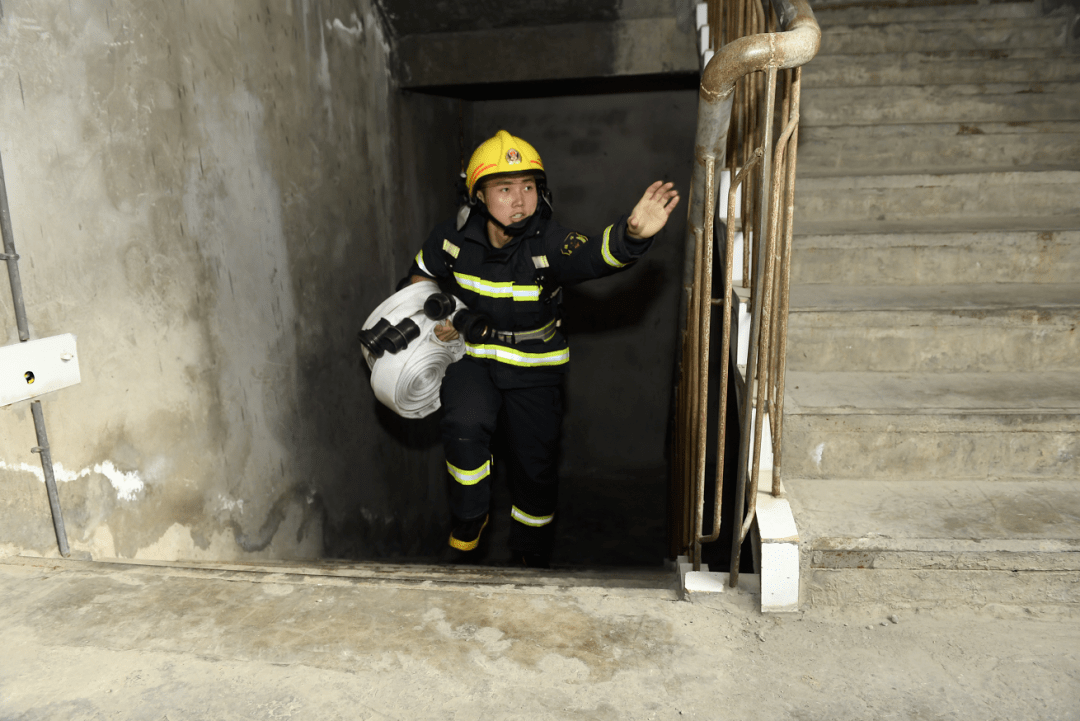 北京青少年首届橄榄球公开赛视频 北京青少年首届橄榄球公开赛视频