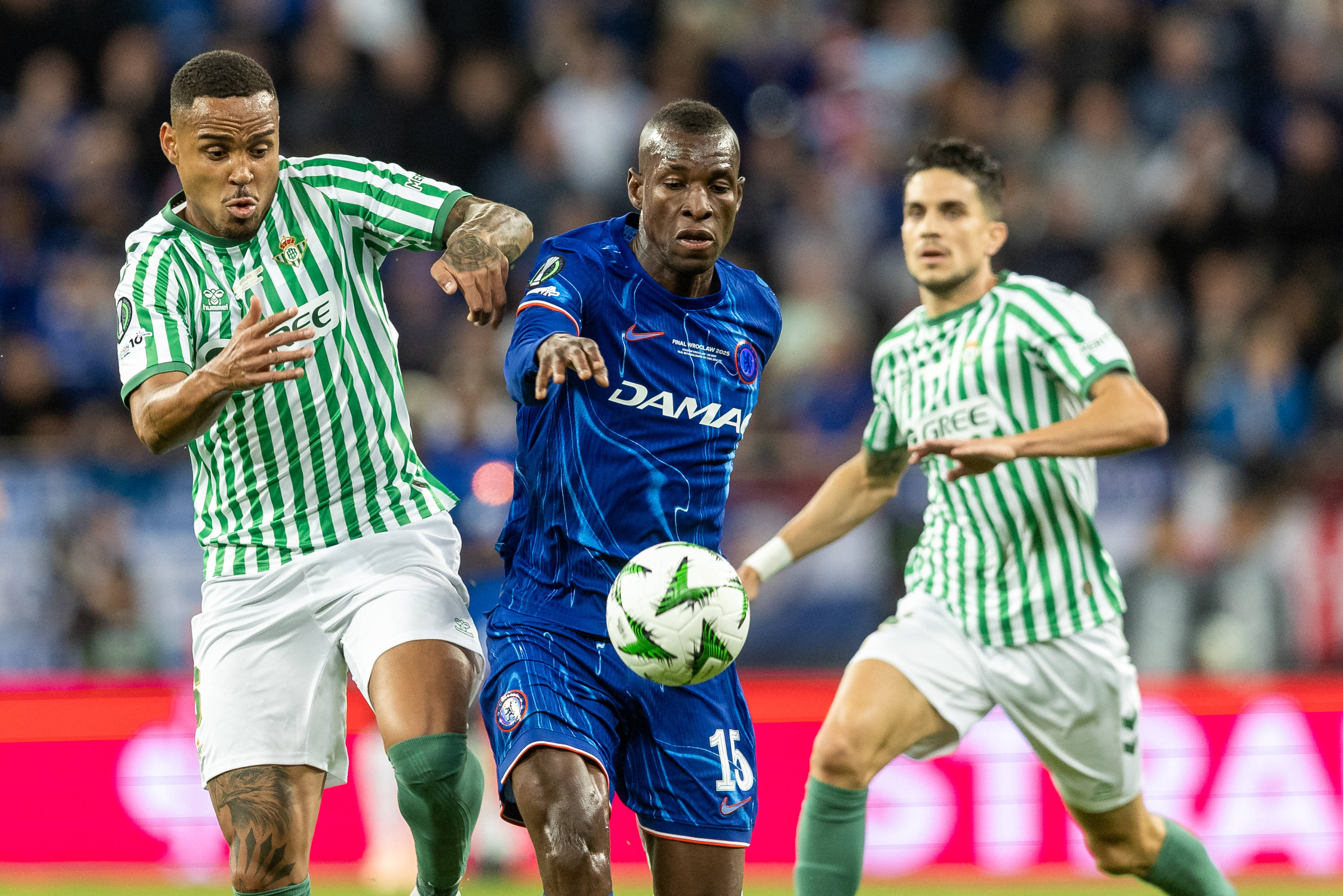 持续失利引发热议!,蒂姆在切尔西比赛中战术调整观众掌声雷动(国米阵容球员名单) 持续失利引发热议!,蒂姆在切尔西比赛中战术调整观众掌声雷动(国米阵容球员名单)