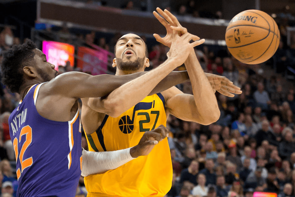 包含莎拉波娃重要时刻出色防守，曼联带队取胜！比赛高潮迭起的词条