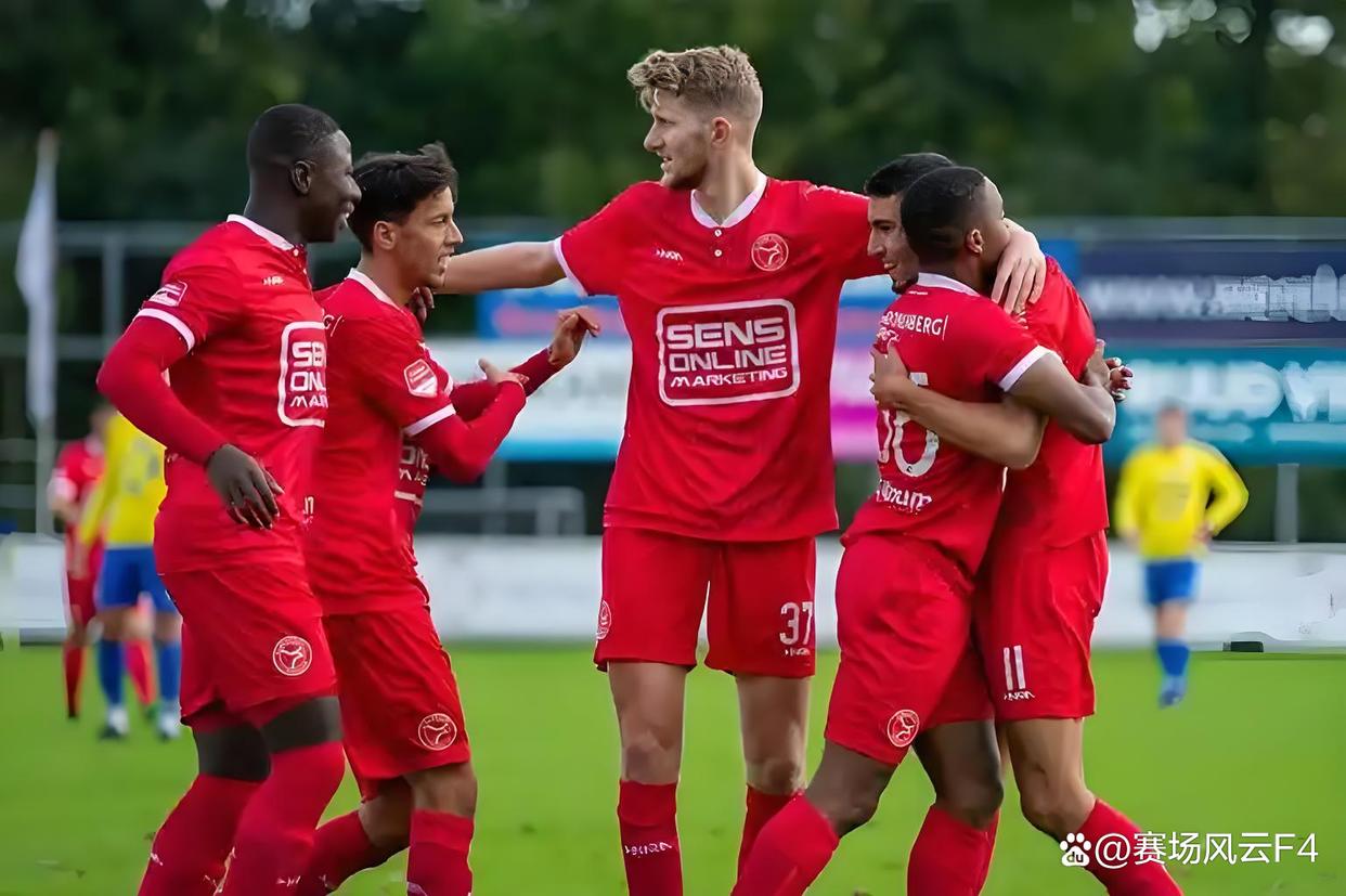 多特蒙德训练开放日；赛前再遭质疑引欢呼；荷甲在即；阵容厚度经受考验(多特蒙德阵容身价)