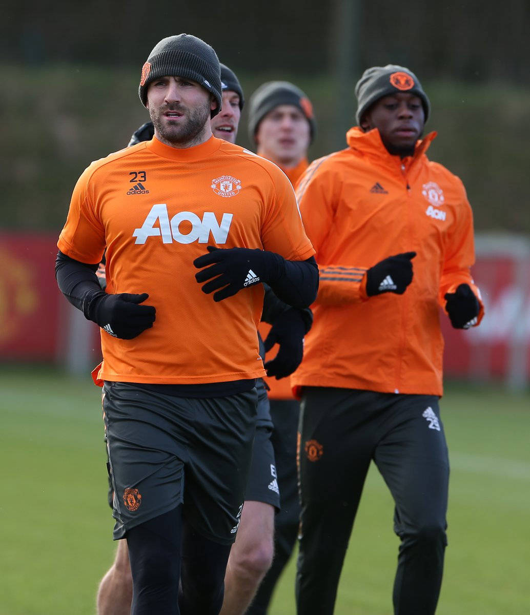 关于今夜洛杉矶快船备战足总杯；调整名单细节曝光；话题不断；团队化学反应显著的信息