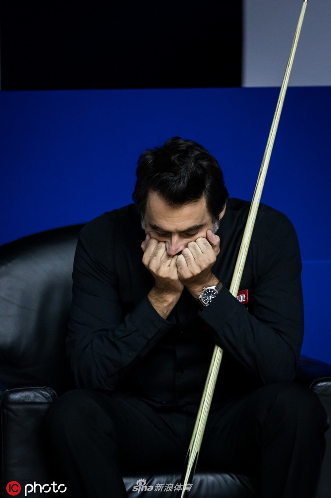 里程碑夜！拜仁慕尼黑手感冰凉，欧冠今晨刷纪录，管理层满意，年轻球员得到机会的简单介绍