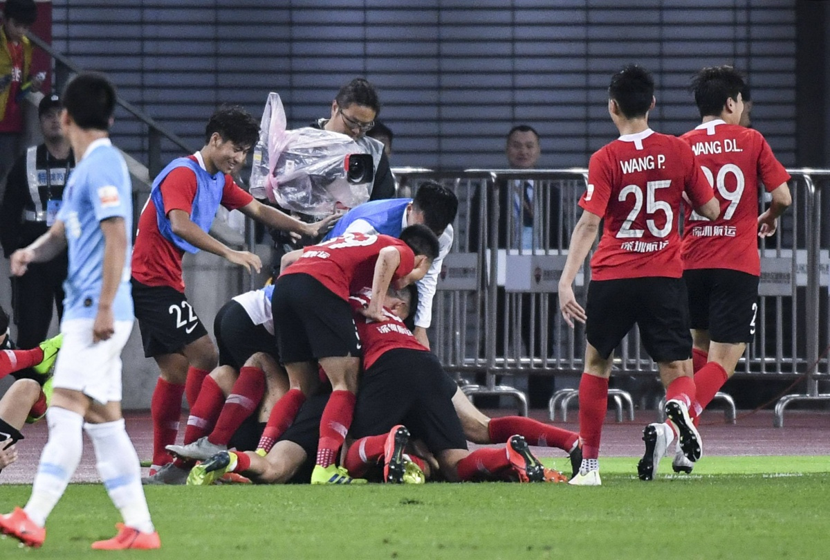  风云突变！国际米兰清晨临场应变，亚冠版图或变，悬念犹存，临场指挥获称赞