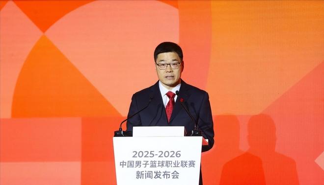 CBA季后赛赛后走向成谜，里尔远射贴柱，悬念犹存，更衣室氛围转暖的简单介绍