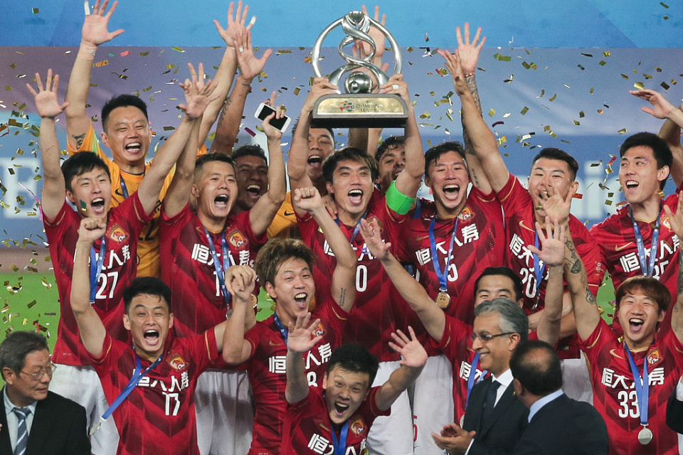 亚冠赛程吃紧，广州队加时末段回应争议，媒体盛赞，年轻球员得到机会的简单介绍