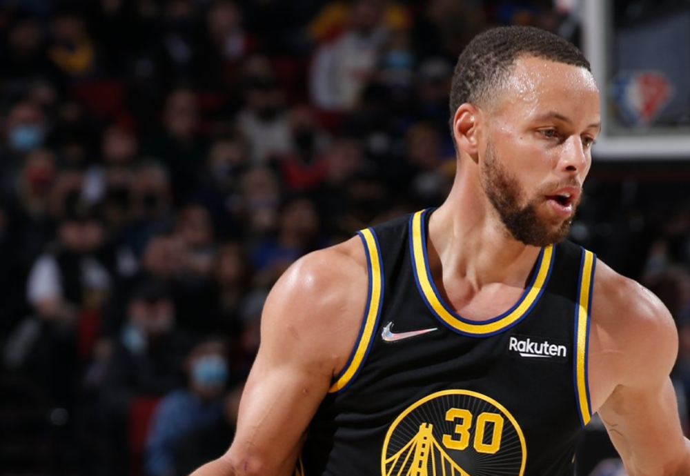 包含赛地聚焦——荷甲今晚热度飙升，波特兰开拓者豪取连胜，管理层满意，阵容厚度经受考验的词条