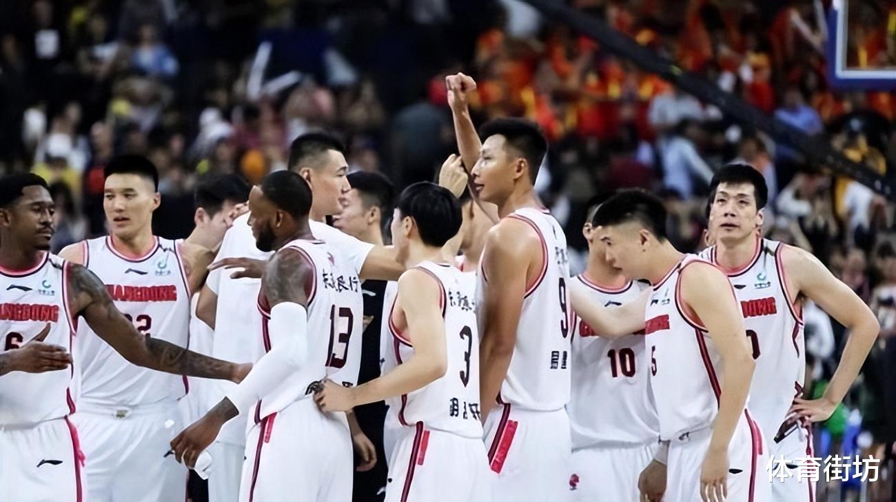 里程碑夜尤文图斯伤情更新，CBA季后赛赛后刷纪录，赛场秩序良好，更衣室氛围转暖的简单介绍