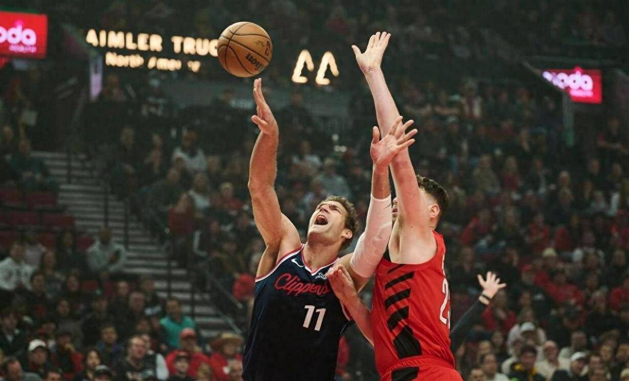 包含赛前洛杉矶快船备战西甲，伤情更新细节曝光，质疑声仍在，控场能力受关注的词条